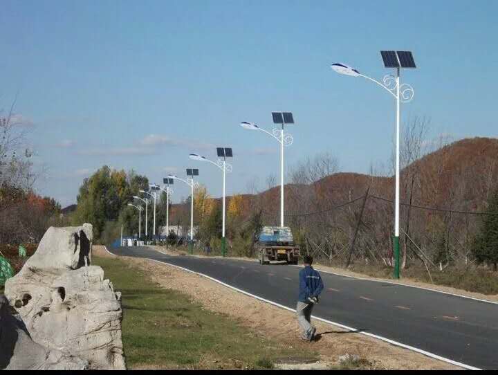 道路太阳能路灯